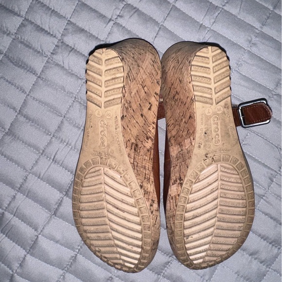 Crocs Brown Leather Wedge Shoes with Cork Sole size 7 - Picture 5 of 6